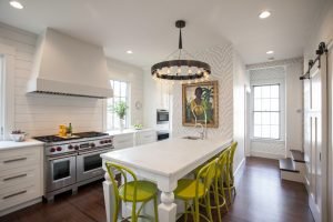 Trending hanging light fixtures for kitchen #kitchenlightingideas #kitchencabinetlighting Trending big kitchen lights #kitchenlightingideas #kitchencabinetlighting