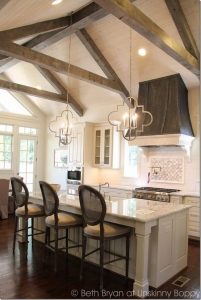 Trending kitchen hanging lights over table #kitchenlightingideas #kitchencabinetlighting Trending kitchen lighting ideas for small kitchens #kitchenlightingideas #kitchencabinetlighting