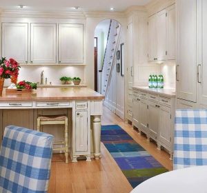 Awesome home remodeling #smallkitchenremodel #smallkitchenideas Awesome galley kitchen remodel #smallkitchenremodel #smallkitchenideas