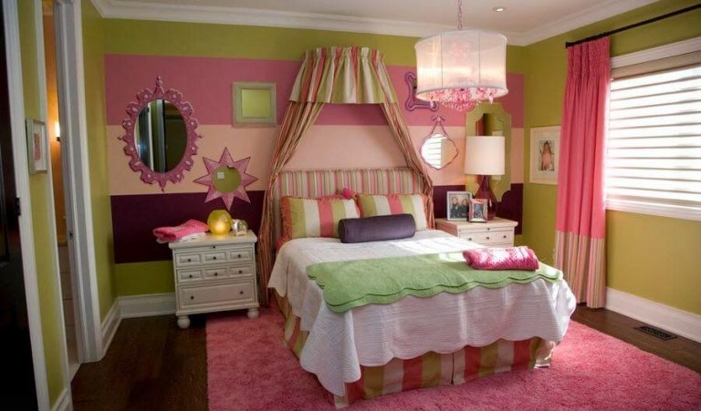Phòng ngủ được trang trí dễ thương đơn giản với màu hồng ngọt ngào