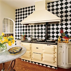 Colorful small kitchen design #smallkitchenremodel #smallkitchenideas Colorful kitchen photos #smallkitchenremodel #smallkitchenideas