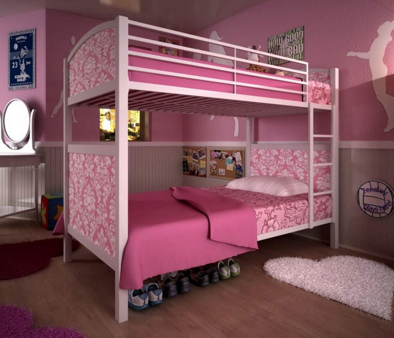 Phòng ngủ được trang trí dễ thương đơn giản với tranh tường vẽ tay màu hồng đầy sáng tạo