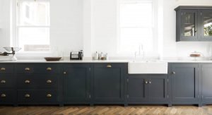 Best small kitchen design #kitchencabinetremodel #kitchencabinetrefacing Best cabinet door refinishing cost #kitchencabinetremodel #kitchencabinetrefacing