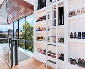 Astonishing bedroom closet ideas #walkinclosetdesign #closetorganization #bedroomcloset Astonishing walk in closet organizer #walkinclosetdesign #closetorganization #bedroomcloset