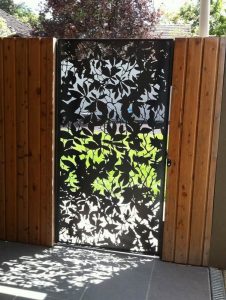 Phenomenal wood privacy fence #privacyfenceideas #gardenfence #woodenfenceideas Phenomenal plastic fence panels #privacyfenceideas #gardenfence #woodenfenceideas