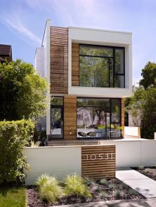 Incredible types of wood fences #privacyfenceideas #gardenfence #woodenfenceideas Incredible chain link fence privacy #privacyfenceideas #gardenfence #woodenfenceideas