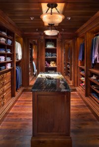 Extraordinary wood closet organizers #walkinclosetdesign #closetorganization #bedroomcloset Extraordinary closet clothes organizer #walkinclosetdesign #closetorganization #bedroomcloset