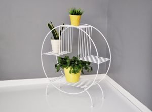 Unbelievable metal plant stands outdoor #diyplantstandideas #plantstandideas #plantstand Unbelievable indoor plant stands for multiple plants #diyplantstandideas #plantstandideas #plantstand