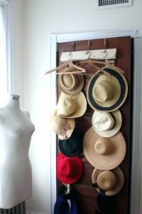 Awesome homemade hat rack ideas #diyhatrack #hatrackideas #caprack #hanginghatrack Awesome wall mounted hat rack #diyhatrack #hatrackideas #caprack #hanginghatrack