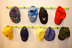 Brilliant wall hat rack ideas #diyhatrack #hatrackideas #caprack #hanginghatrack Brilliant wooden hat rack #diyhatrack #hatrackideas #caprack #hanginghatrack