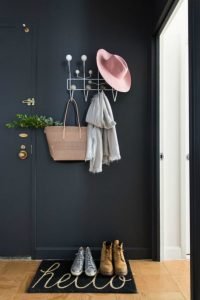 Unique diy pallet hat rack #diyhatrack #hatrackideas #caprack #hanginghatrack Unique hat rack ideas diy #diyhatrack #hatrackideas #caprack #hanginghatrack