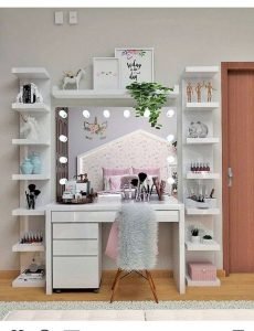 Awesome home makeup room ideas #makeuproomideas #makeupstorageideas #diymakeuporganizer Awesome makeup organizer box #makeuproomideas #makeupstorageideas #diymakeuporganizer