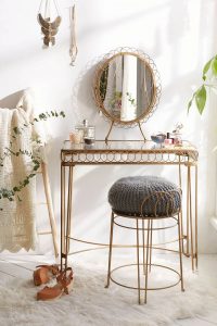 Unbelievable makeup vanity set with lights #makeuproomideas #makeupstorageideas #diymakeuporganizer Unbelievable makeup dressing room ideas #makeuproomideas #makeupstorageideas #diymakeuporganizer