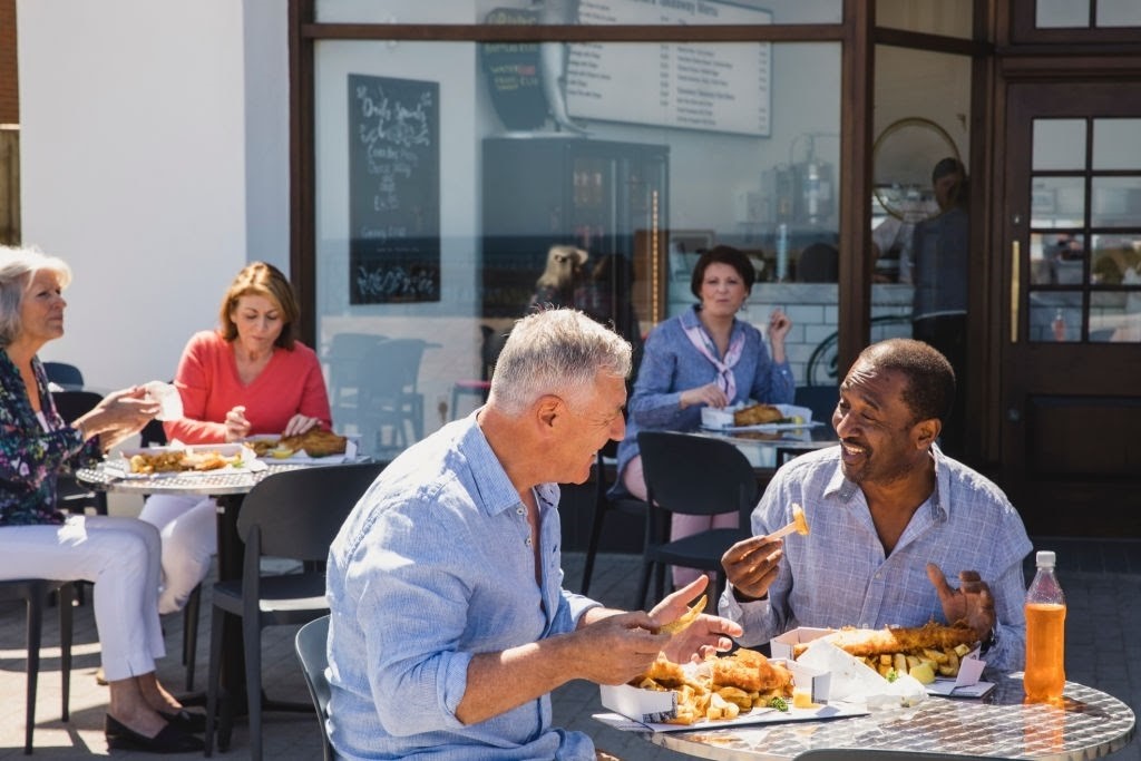 FURNITURE IDEAS FOR CAFES AND RESTO