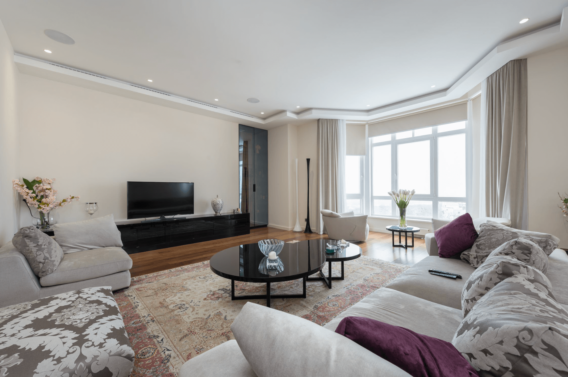 Maximizing Natural Light in a Living Room: A Brighter Space - Get ...